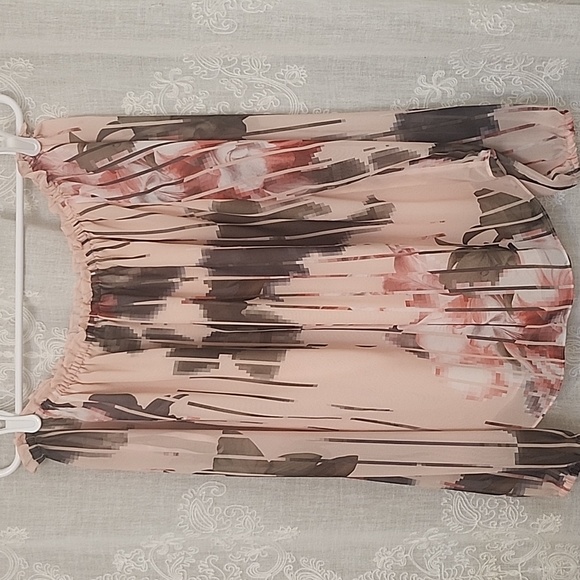WHITE HOUSE BLACK MARKET Off-the-Shoulder Pink Floral Blouse Sheer Size S - Picture 3 of 5
